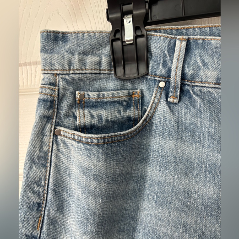 NWT Ann Taylor Loft Women Lt Blue Jeans Kick Crop Curvy High Rise Raw Edge 36/12 - Picture 3 of 10